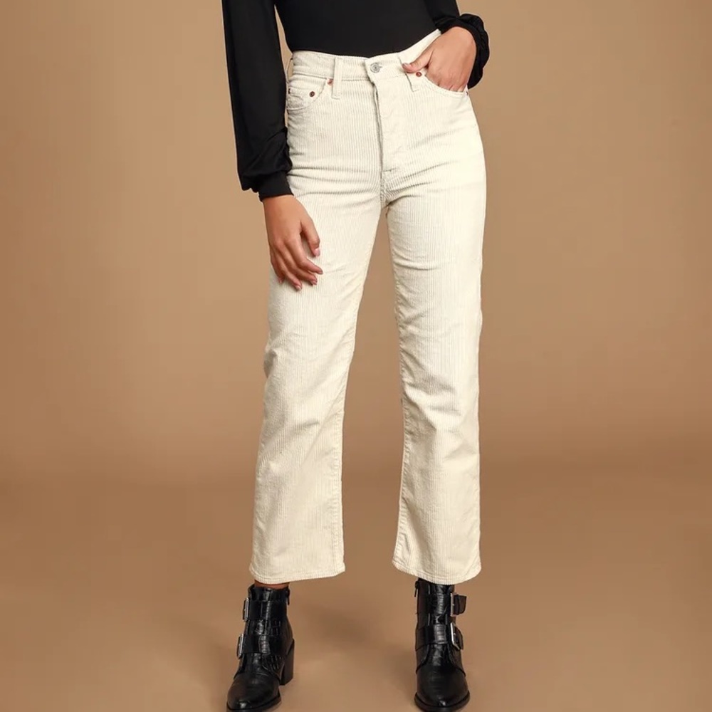 Levi’s ribcage straight ivory corduroy size 30